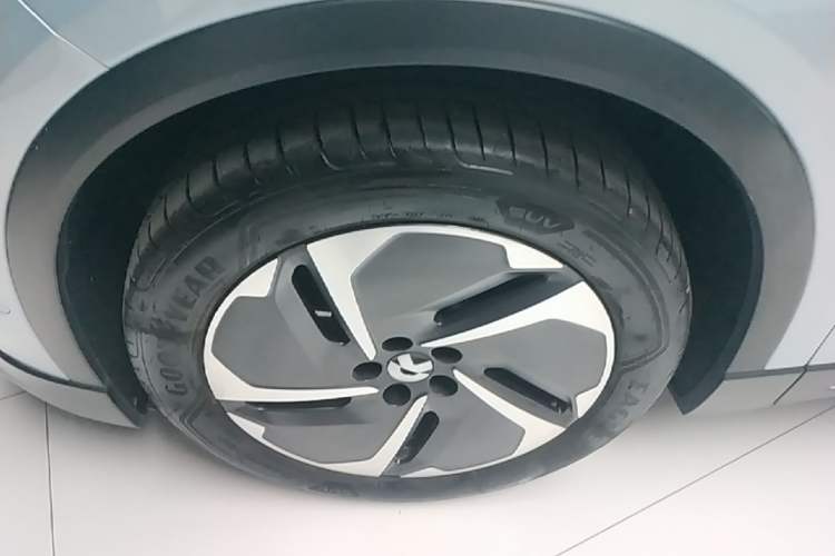 Used Nio ES6 2023 75 kWh Left Front Wheel Hub