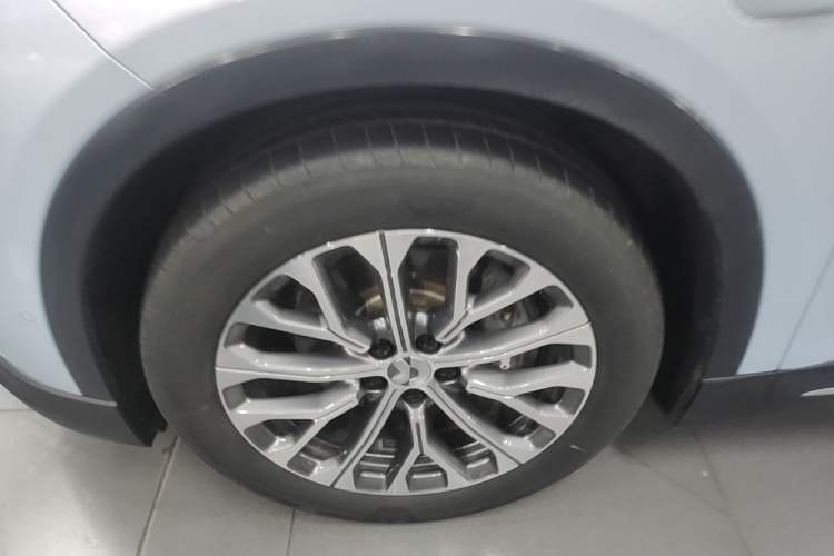 Used Nio ES6 2023 75 kWh Left Front Wheel Hub