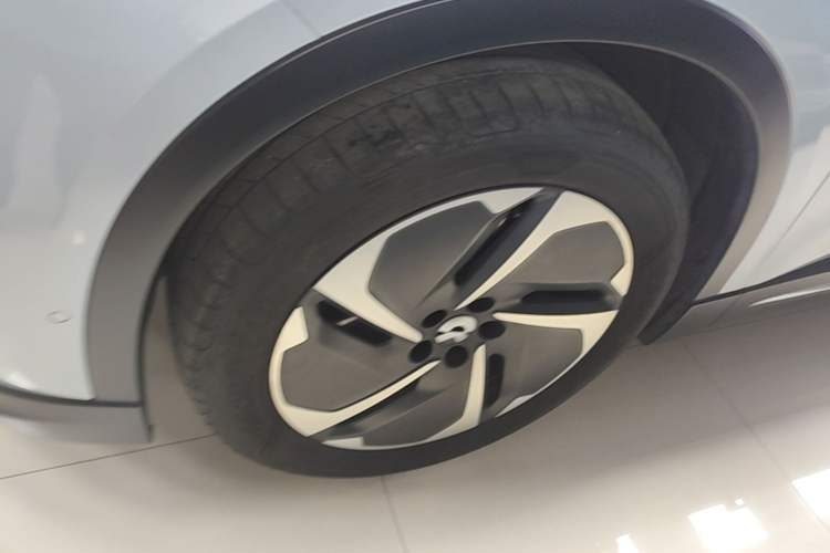 Used Nio ES6 2023 75 kWh Left Front Wheel Hub
