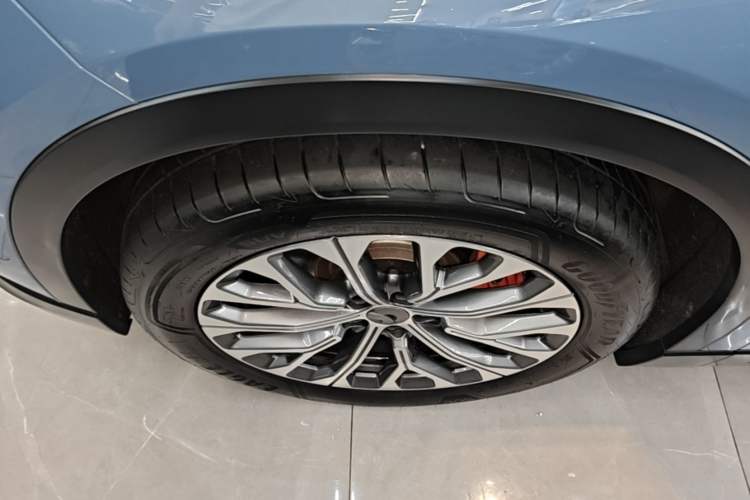 Used Nio ES6 2023 75 kWh Left Front Wheel Hub