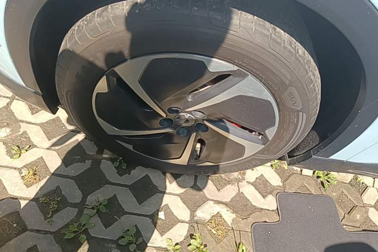 Used Nio ES6 2023 75 kWh Left Front Wheel Hub