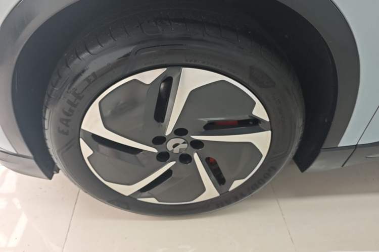 Used Nio ES6 2023 75 kWh Left Front Wheel Hub
