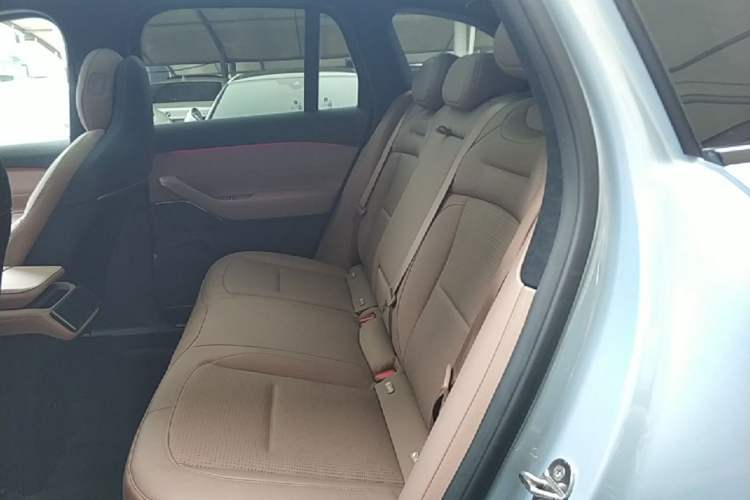 Used Nio ES6 2023 75 kWh Left Rear Seat