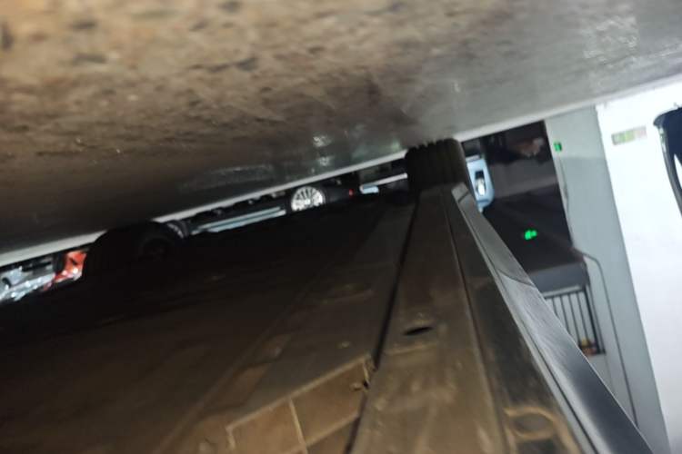 Used Nio ES6 2023 75 kWh Left Side Sill