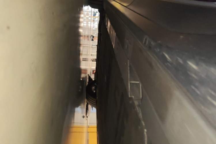 Used Nio ES6 2023 75 kWh Left Side Sill