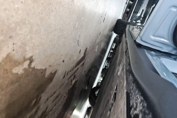 Used Nio ES6 2023 75 kWh Left Side Sill