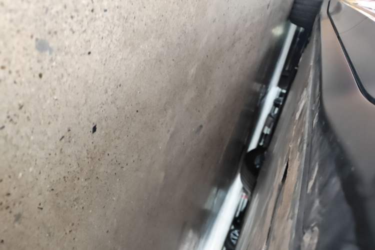 Used Nio ES6 2023 75 kWh Left Side Sill