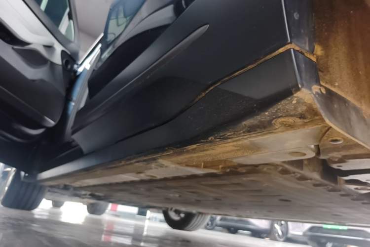 Used Nio ES6 2023 75 kWh Left Side Sill