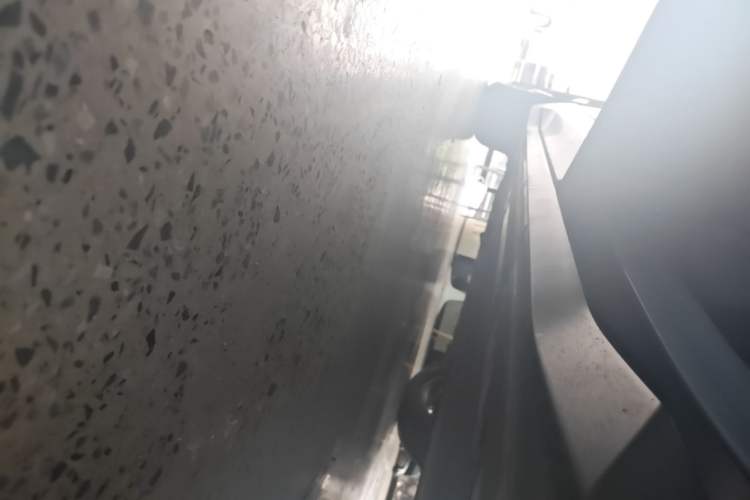 Used Nio ES6 2023 75 kWh Left Side Sill