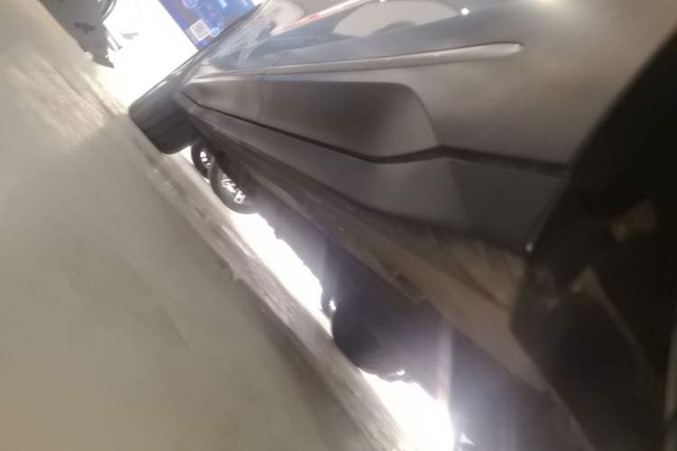 Used Nio ES6 2023 75 kWh Left Side Sill