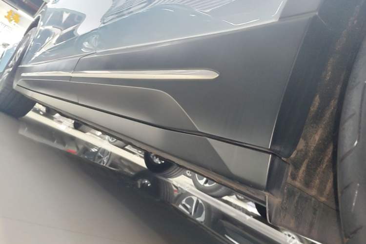 Used Nio ES6 2023 75 kWh Left Side Sill