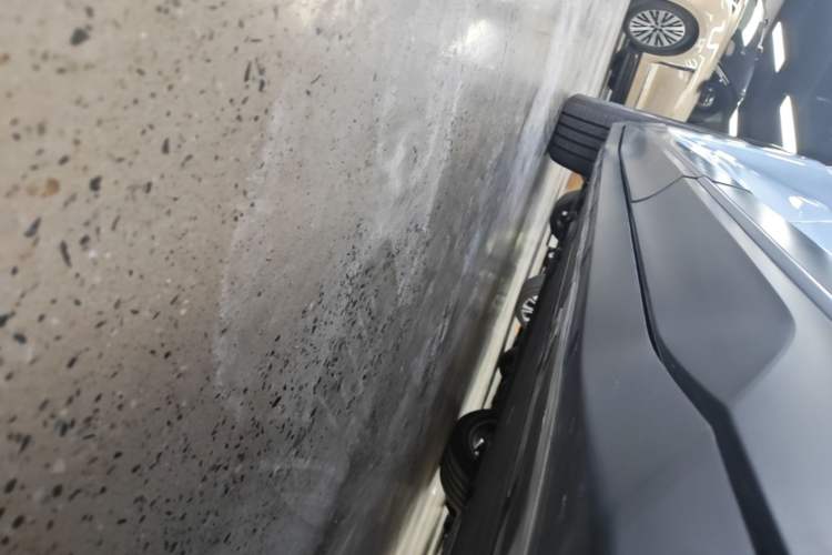 Used Nio ES6 2023 75 kWh Left Side Sill