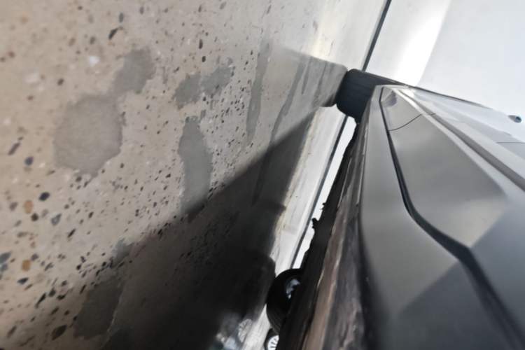 Used Nio ES6 2023 75 kWh Left Side Sill