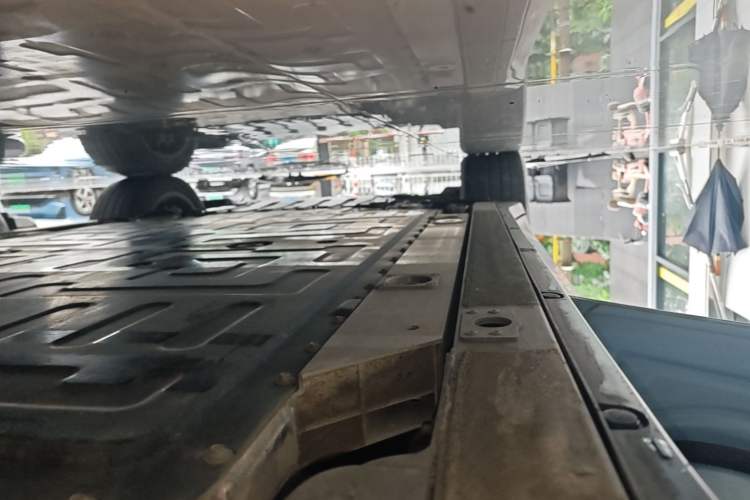 Used Nio ES6 2023 75 kWh Left Side Sill