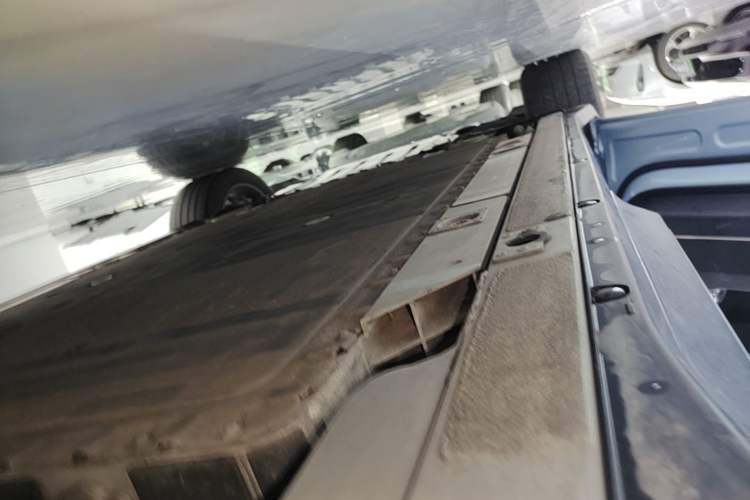 Used Nio ES6 2023 75 kWh Left Side Sill