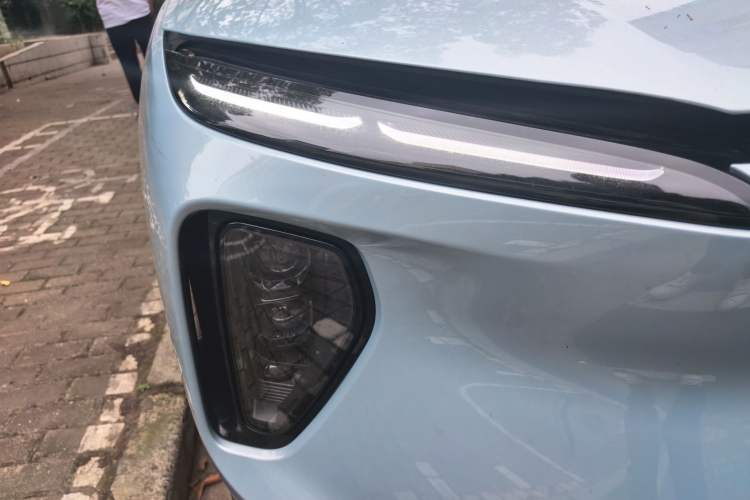 Used Nio ES6 2023 75 kWh Right Front Headlight