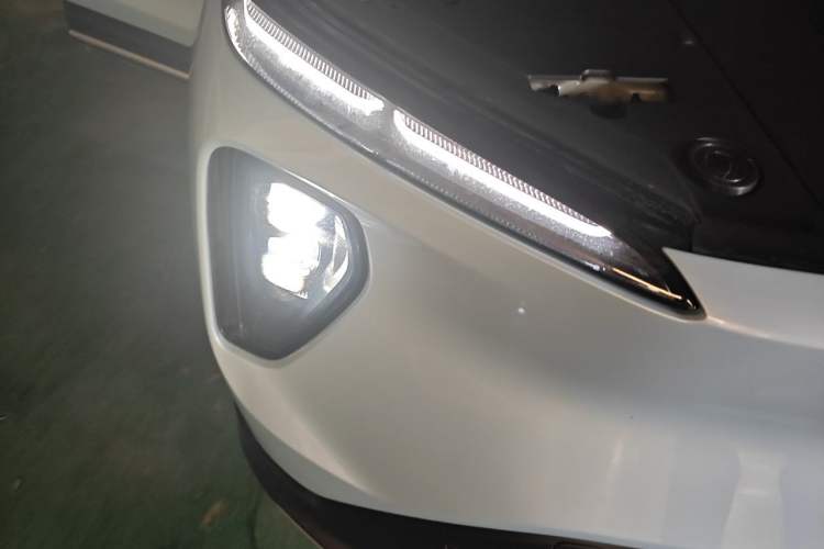 Used Nio ES6 2023 75 kWh Right Front Headlight