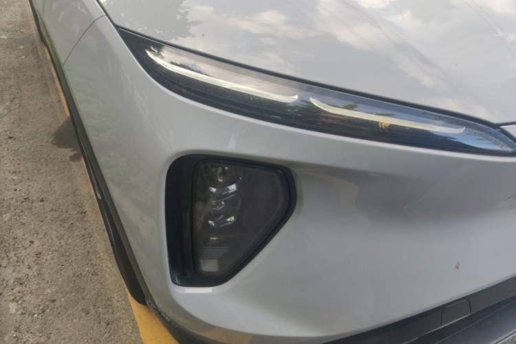 Used Nio ES6 2023 75 kWh Right Front Headlight