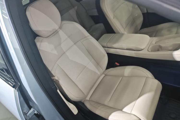 Used Nio ES6 2023 75 kWh Right Front Seat