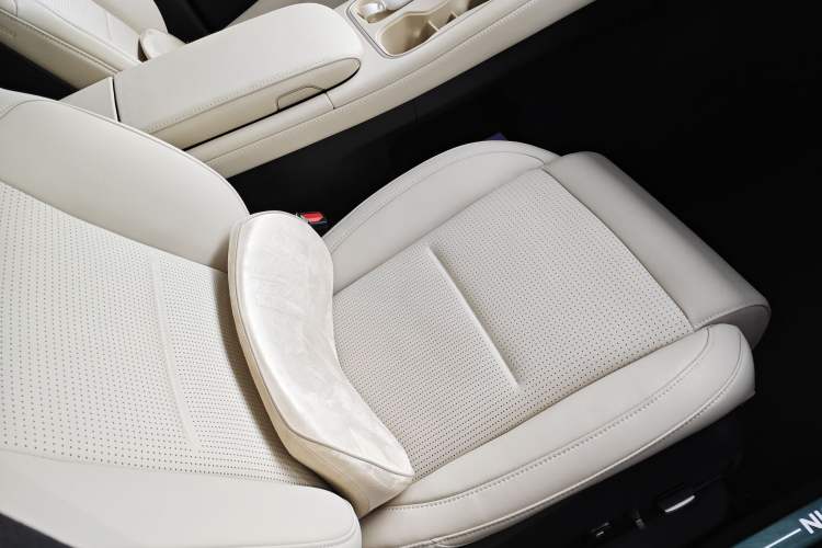 Used Nio ES6 2023 75 kWh Right Front Seat
