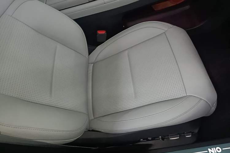Used Nio ES6 2023 75 kWh Right Front Seat