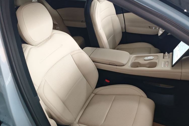 Used Nio ES6 2023 75 kWh Right Front Seat