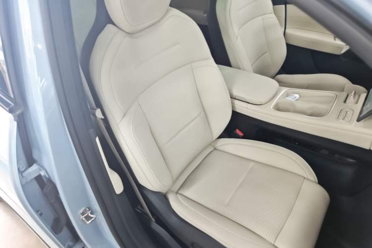 Used Nio ES6 2023 75 kWh Right Front Seat