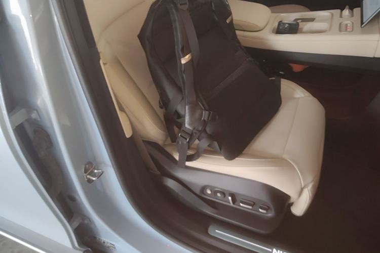 Used Nio ES6 2023 75 kWh Right Front Seat