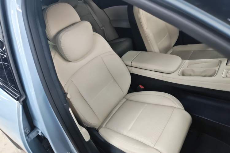Used Nio ES6 2023 75 kWh Right Front Seat