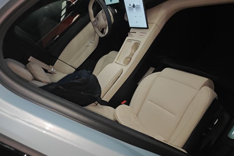 Used Nio ES6 2023 75 kWh Right Front Seat