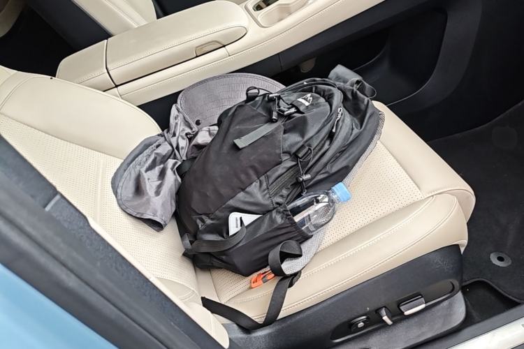 Used Nio ES6 2023 75 kWh Right Front Seat