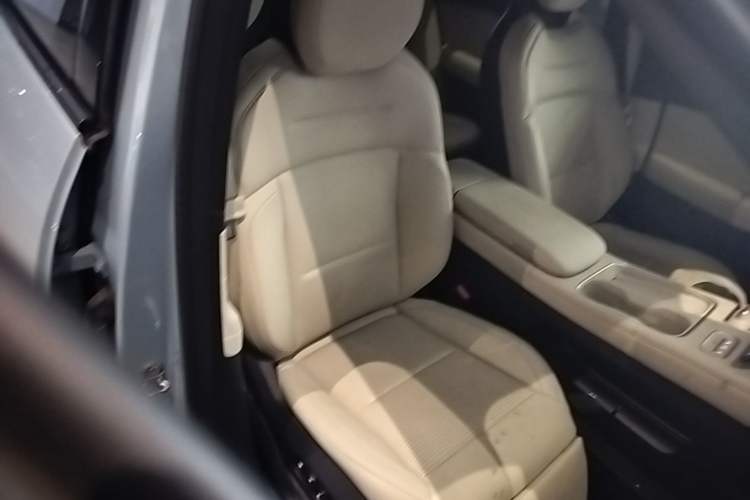 Used Nio ES6 2023 75 kWh Right Front Seat