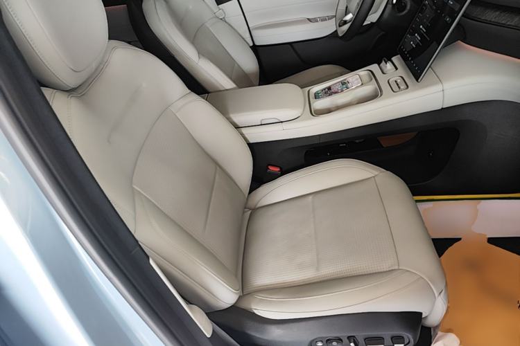 Used Nio ES6 2023 75 kWh Right Front Seat