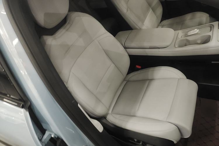 Used Nio ES6 2023 75 kWh Right Front Seat