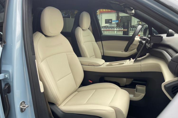 Used Nio ES6 2023 75 kWh Right Front Seat