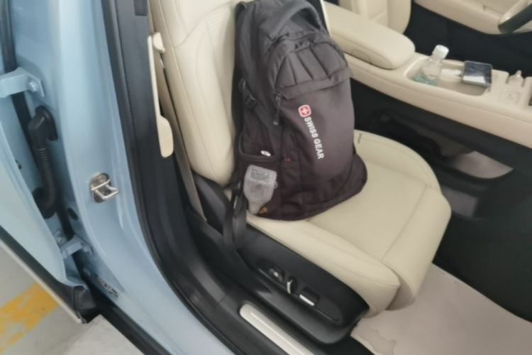 Used Nio ES6 2023 75 kWh Right Front Seat