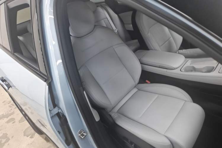 Used Nio ES6 2023 75 kWh Right Front Seat
