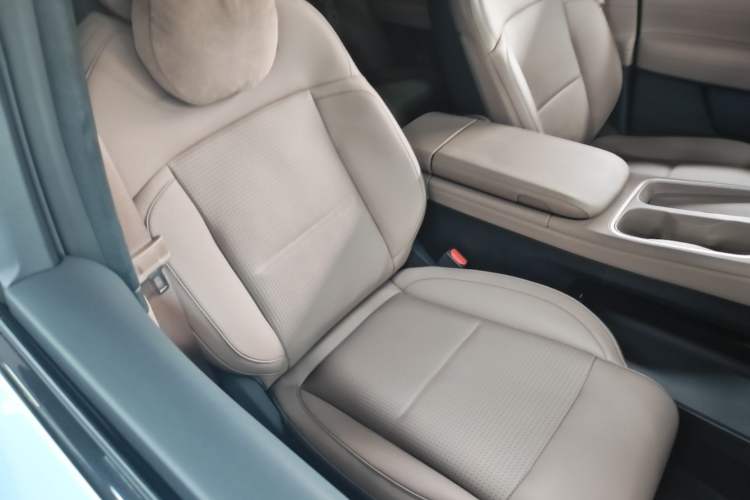 Used Nio ES6 2023 75 kWh Right Front Seat