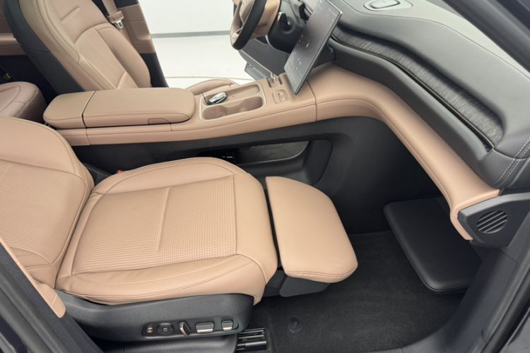 Used Nio ES6 2023 100kWh Right Front Seat
