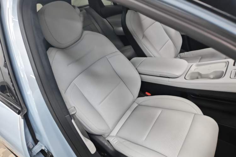 Used Nio ES6 2023 75 kWh Right Front Seat