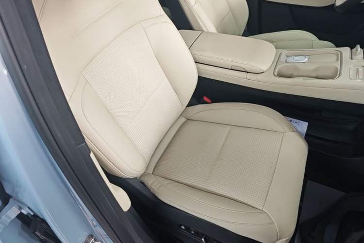 Used Nio ES6 2023 75 kWh Right Front Seat