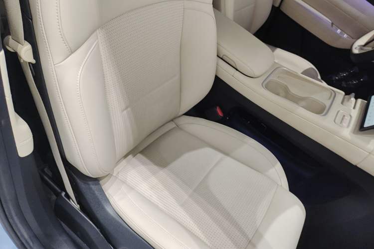 Used Nio ES6 2023 75 kWh Right Front Seat