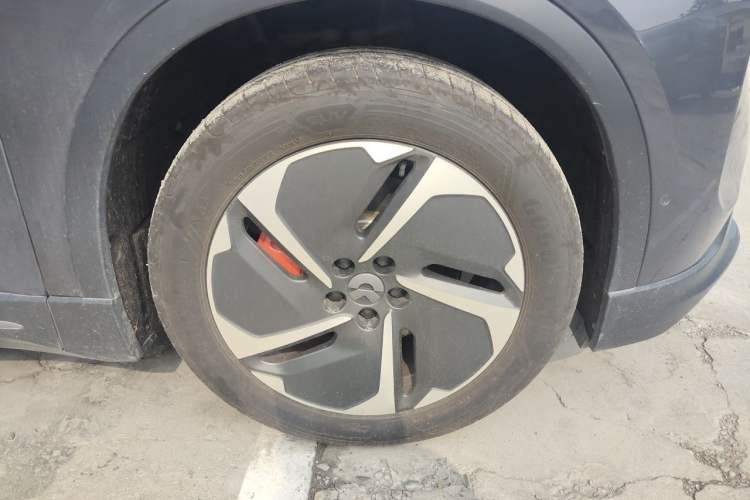 Used Nio ES6 2023 75 kWh Right Front Wheel Hub
