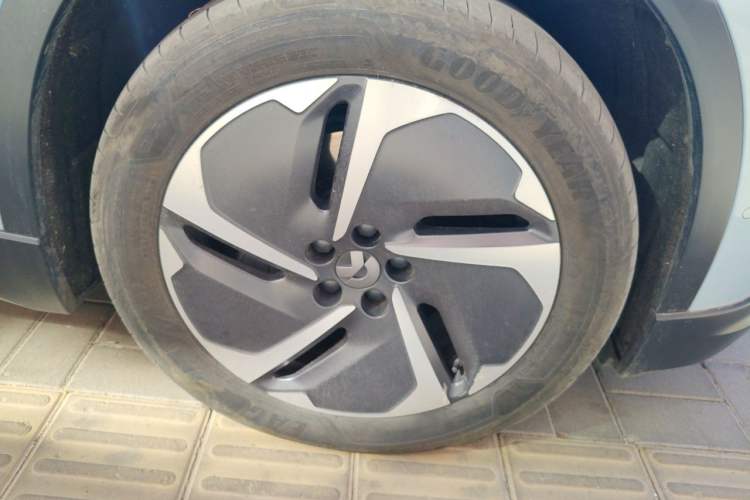 Used Nio ES6 2023 75 kWh Right Front Wheel Hub
