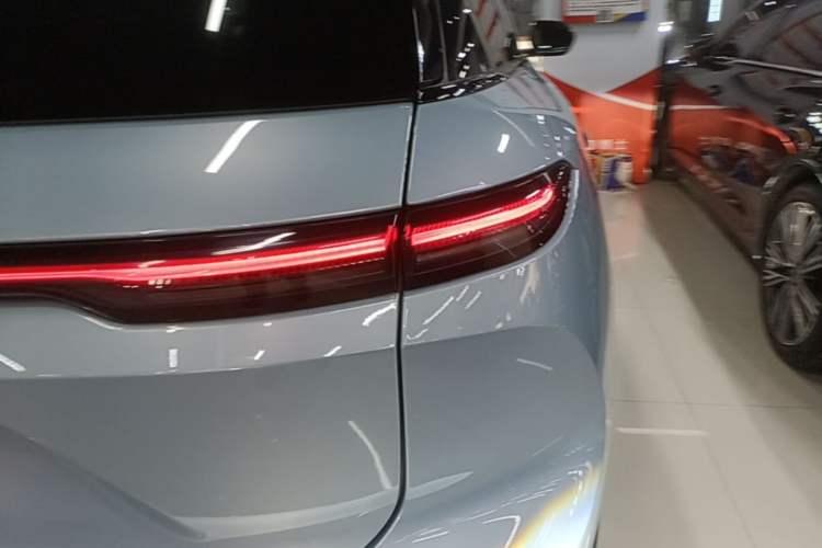 Used Nio ES6 2023 75 kWh Right Rear Taillight