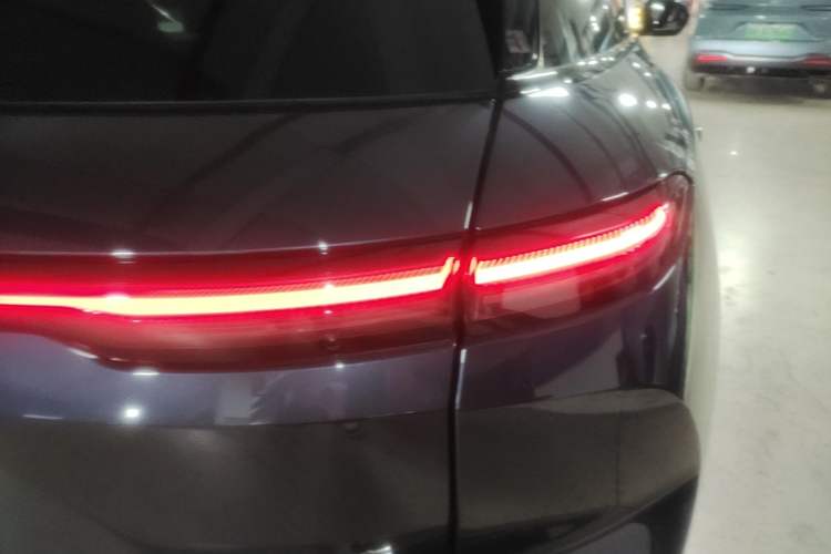 Used Nio ES6 2023 75 kWh Right Rear Taillight