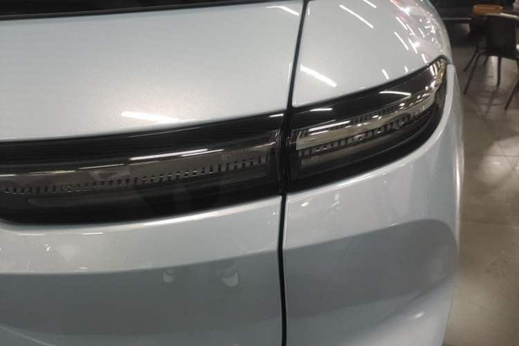 Used Nio ES6 2023 75 kWh Right Rear Taillight