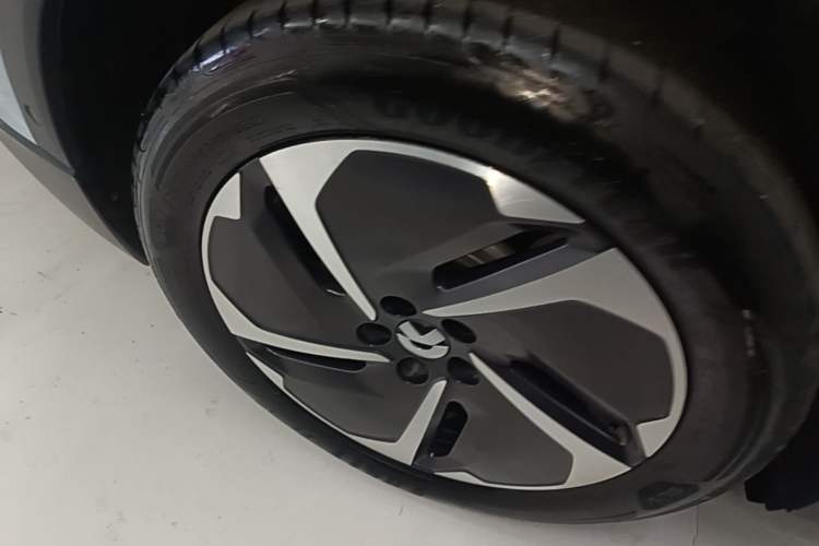 Used Nio ES6 2023 75 kWh Right Rear Wheel Hub