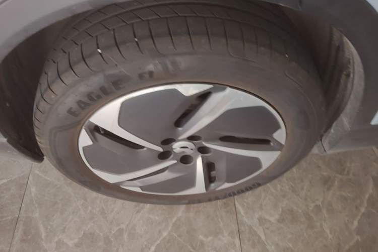 Used Nio ES6 2023 75 kWh Right Rear Wheel Hub