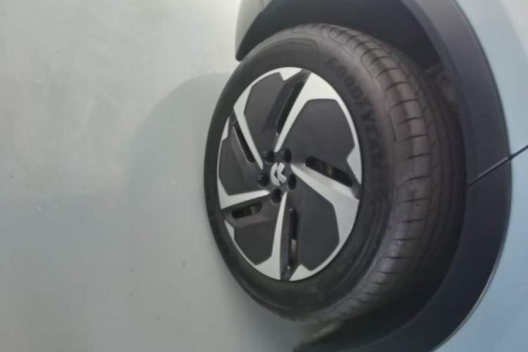 Used Nio ES6 2023 75 kWh Right Rear Wheel Hub